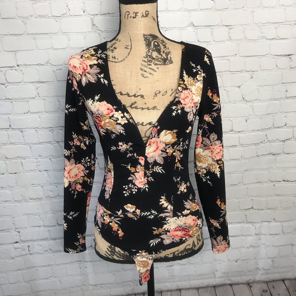 [Charlotte Russe] Deep V Neck Floral Body Suit